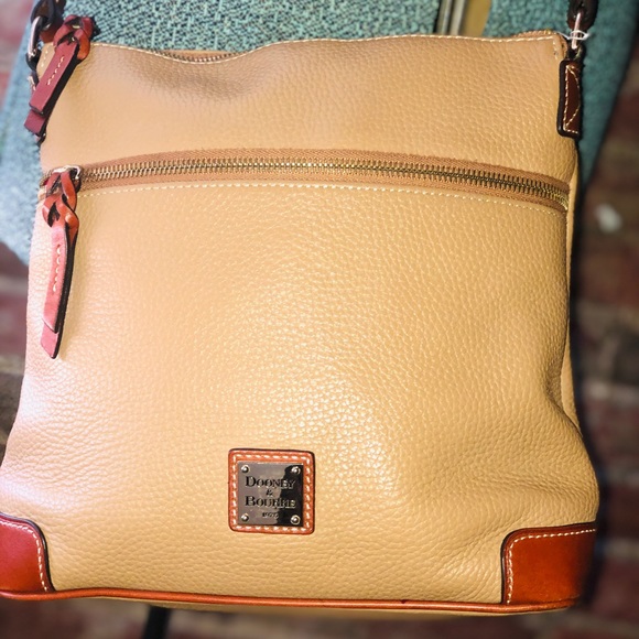 Dooney and Bourke Saffiano leather crossbody - Picture 6 of 12